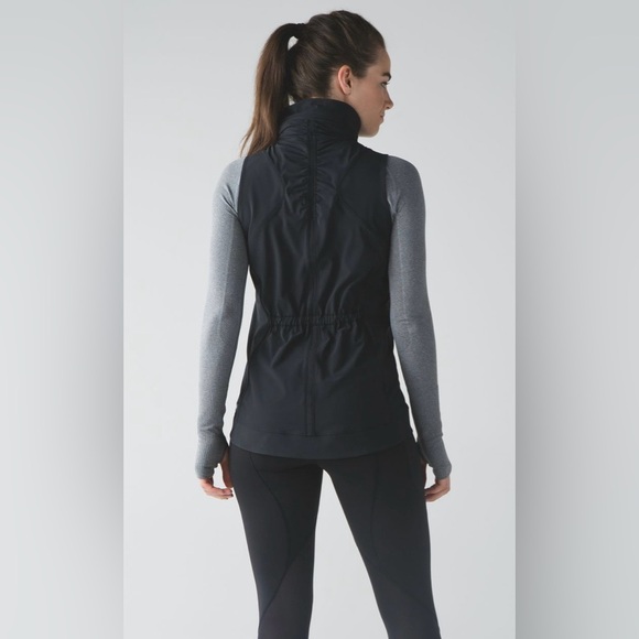Lululemon Go The Distance Running Vest Hoodie Black Size 2 lightweight - Picture 2 of 15